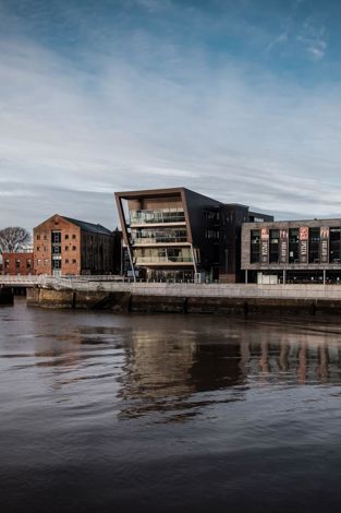 Foresight invests in Alan Wood & Partners